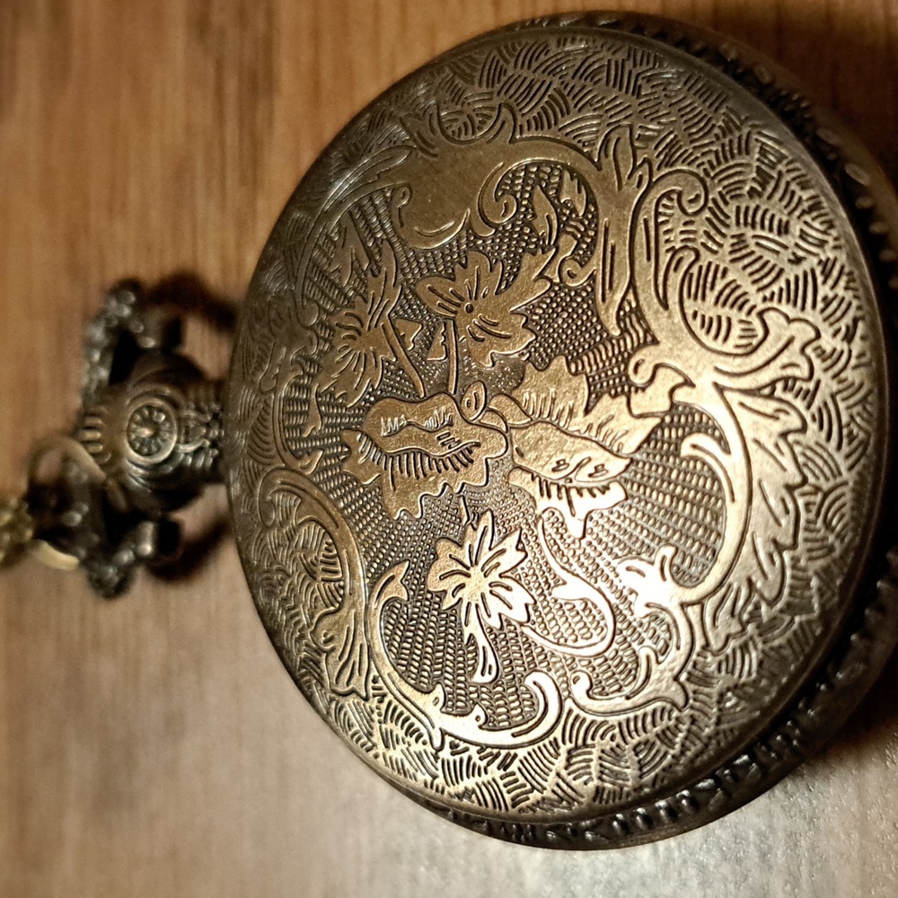 SALE Horse bronze watch on a chain - Picture 5 of 5